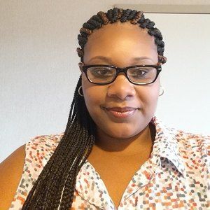 Meet your Posher, Denise